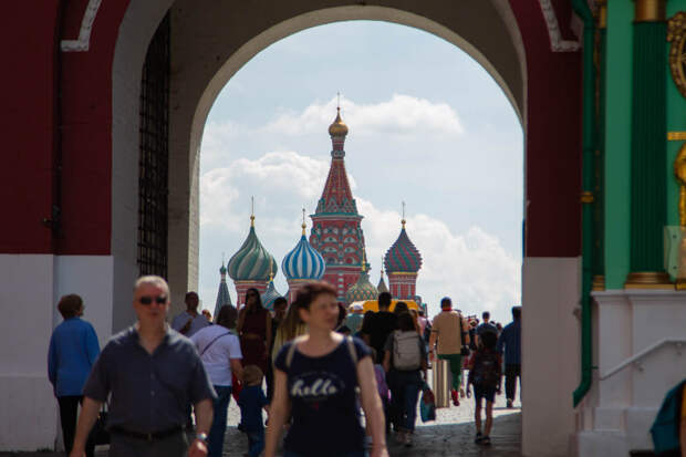 Туристы из КНР обеспечили почти половину иностранного турпотока в Россию