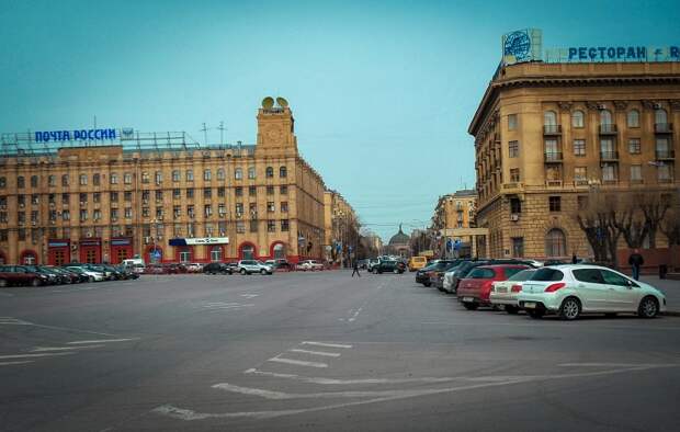 ID: 10632274 Дата съемки: 02.04.2015 Описание: Россия. Волгоград. Вид на площадь Павших бойцов. Дмитрий Рогулин/ТАСС
