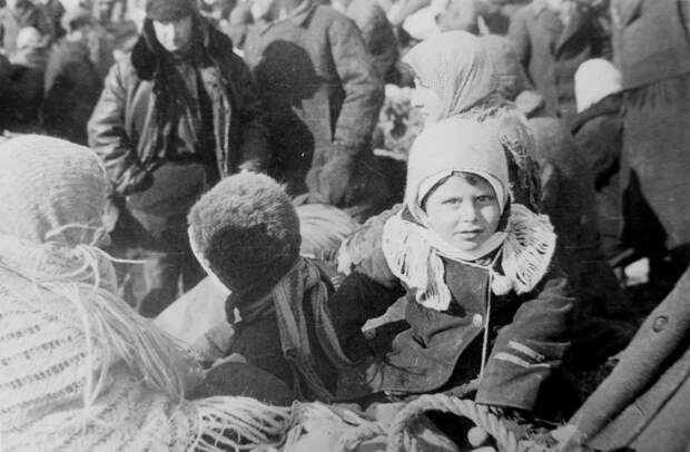 Украина. Жизнь под немцем Украина. Жизнь под немцем