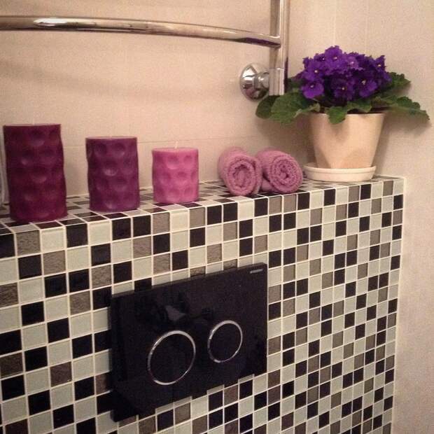 Красивые ванные,  декор ванной, встроенная кнопка унитаза