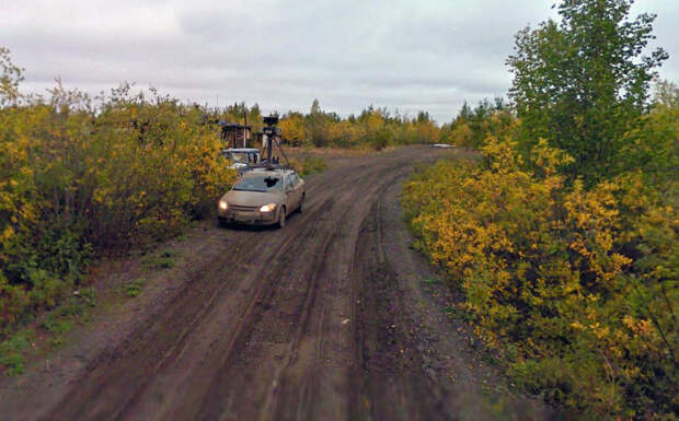 Автомобиль Google Street View заехал в тупик на северо-западе Канады Автомобиль Google Street View заехал в тупик на северо-западе Канады
