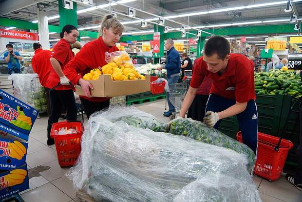 Неделя за неделей смотреть на одни и те же помидоры, конфеты и сковородки скучно Фото: Алексей БУЛАТОВ