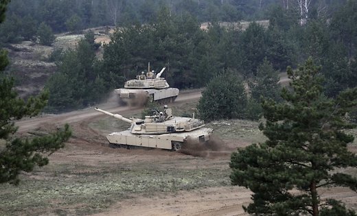 США вывозят из Латвии танки Abrams, их заменят бронетранспортерами