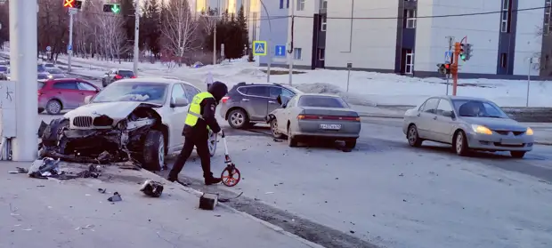 В Кемерове на Университетском мосту произошло жёсткое ДТП