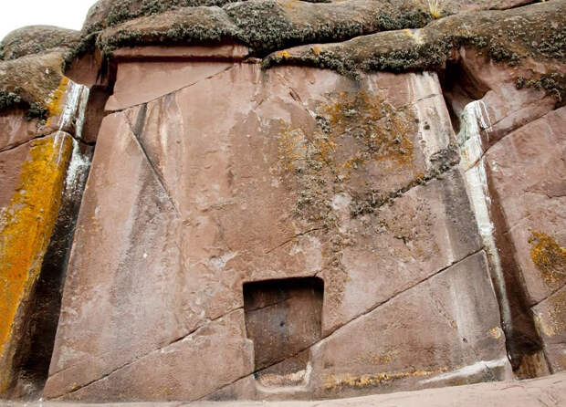 Таинственные ключи от ворот в мир богов найдены археологами в Перу