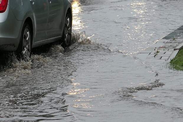 Под Ялуторовском начали строить дамбу против паводка