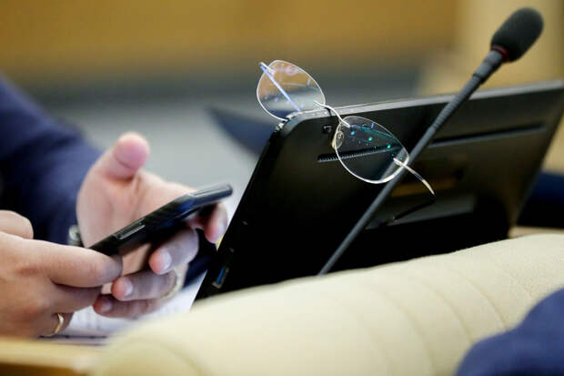 Володин поручил доработать предложения Лугового по борьбе с дропперами