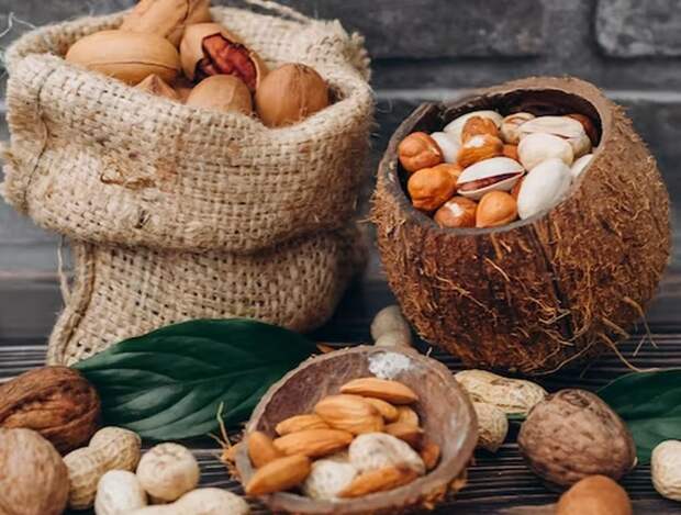 Диетолог Дюваль: кедровые орехи входят в топ-20 продуктов, полезных из-за своих жиров