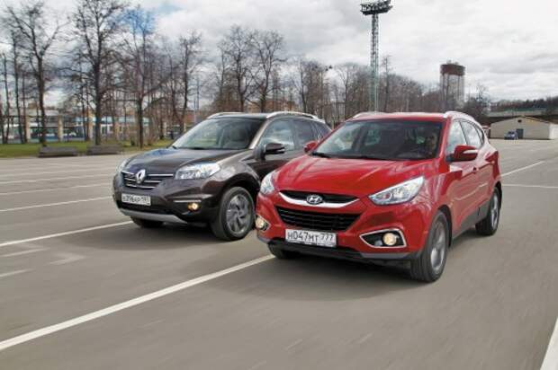 Renault Koleos 2.0 (173 л.с.), 6АТ, AWD Luxe Privilege - 1 947 000 руб. и Hyundai ix35 2.0 (184 л.с.), 6АТ, AWD Travel - 1 638 900 руб.