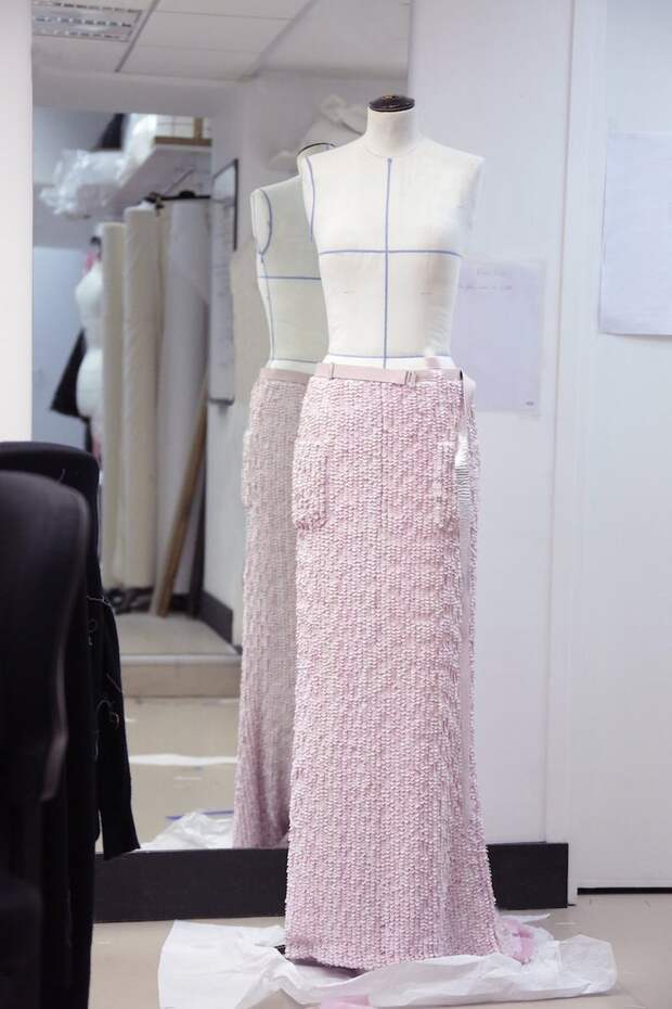 Создание одежды в Ателье CHANEL (трафик!)