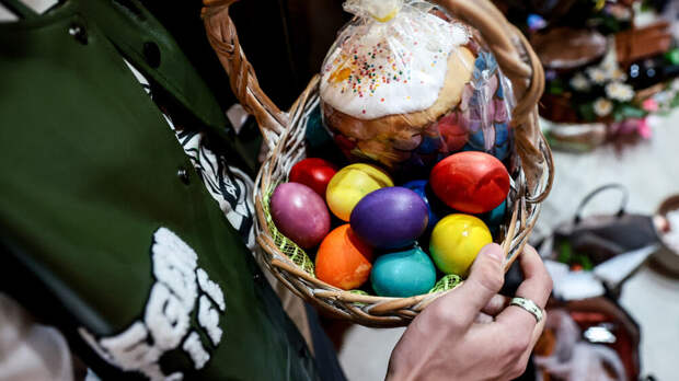 Врачи предупредили об опасности переедания яиц и куличей на Пасху