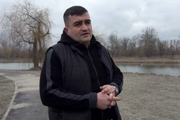 В Северной Осетии мужчина разбил лед, чтобы спасти тонувшего ребенка