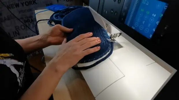 Такие практичные корзинки стали модными в последнее время. Понадобятся лишь шнур и старые джинсы