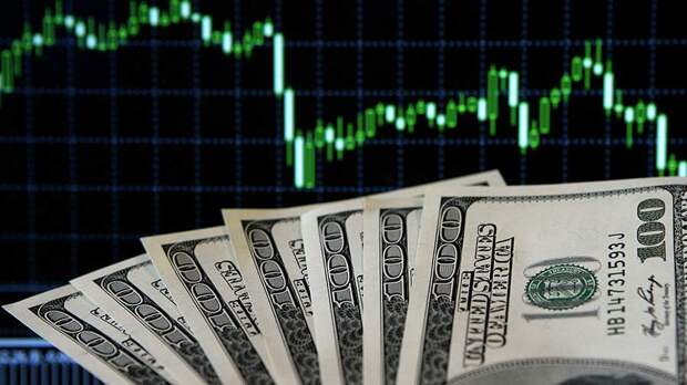 Экономист предрек ослабление доллара из-за госдолга США