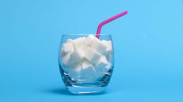 Врач Кашух: добавленный сахар часто попадает в рацион не через сладости
