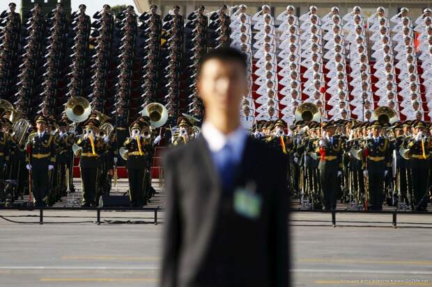 Грандиозный военный парад в Пекине Грандиозный военный парад в Пекине