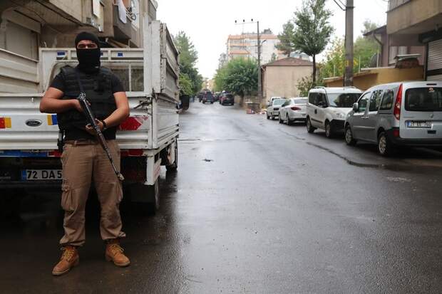 Diyarbakır'da terör örgütü DEAŞ operasyonu
