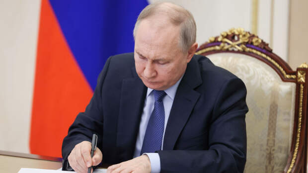 Путин подписал указ о праздновании Дня военно-политических органов