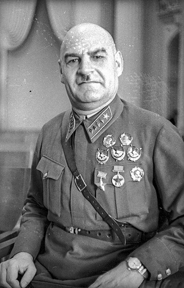 За что Сталин разжаловал одного из советских маршалов во время Великой Отечественной?