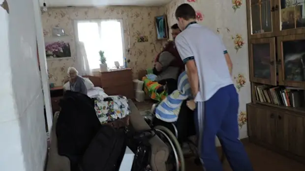 «Взвалили неподъёмную ношу»: в Пермском крае из-за нарушений закрывают частные дома престарелых