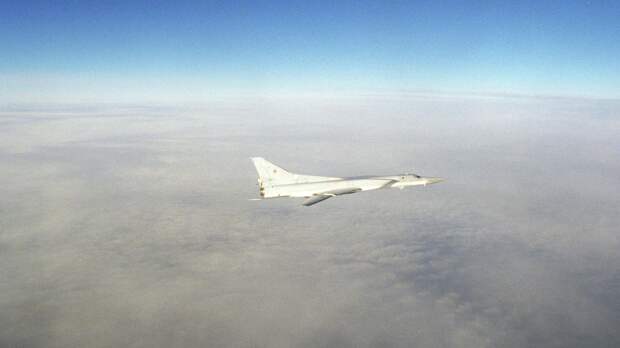 США испугались российских самолетов близ Аляски. Ответ — чистая истерика