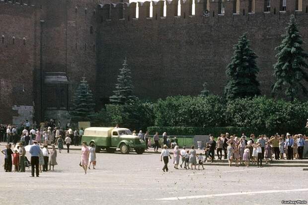 Сцены из советской жизни. Загадочные фото 1963 года Сцены из советской жизни. Загадочные фото 1963 года история, фото