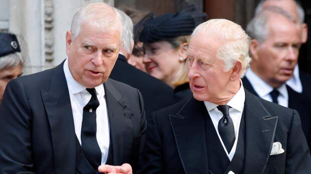 Карл III выступил с обращением к нации после ареста принца Эндрю