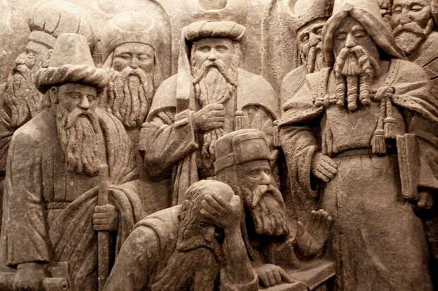Барельефы на стенах соляной шахты Величка (Польша)