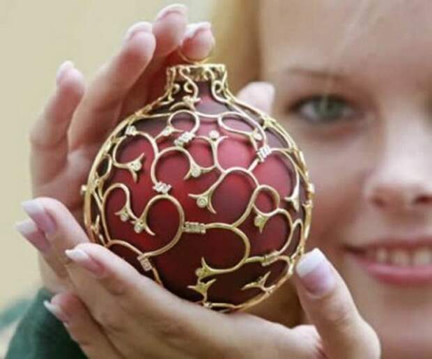 Невероятно красивые и дорогие ёлочные игрушки (10 фото)