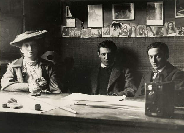 Picasso-Fernande-Olivier-et-Jacint-Reventos-a-el-Guayaba_Barcelone_Photo-1906.jpg