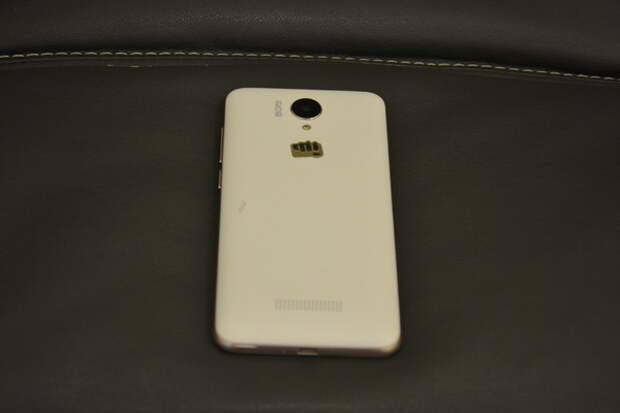 Тыльная крышка Micromax Canvas Spark