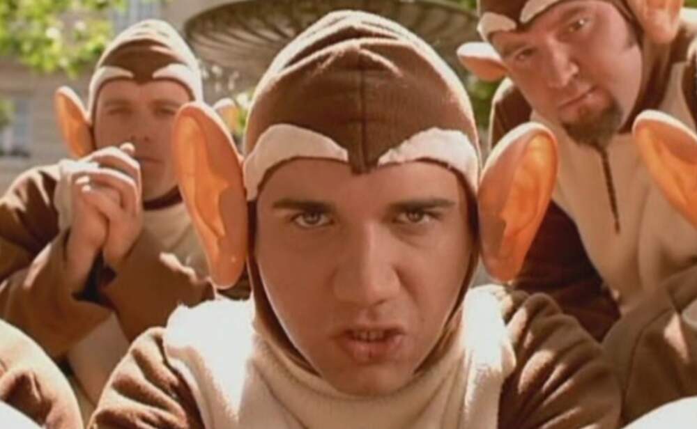Bad touch текст. Песня bloodhound gang the bad touch. Песня bloodhound gang the bad touch. Bloodhound gang обезьяны. Песня bloodhound gang the bad touch.