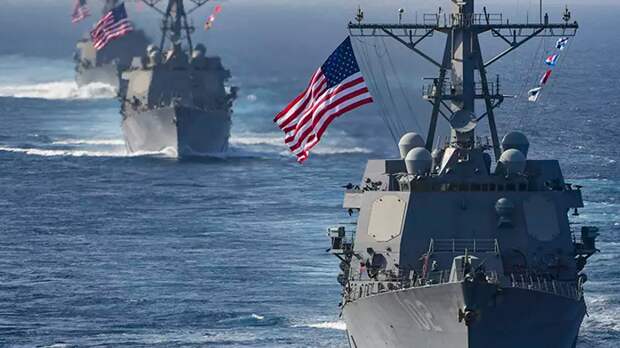 Эсминец США не смог пересечь Ормузский пролив после предупреждения Ирана