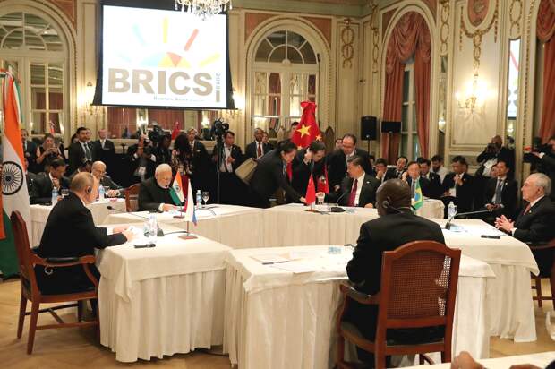 Встреча лидеров БРИКС на полях саммита G-20, Аргентина, 3-.11.18.png