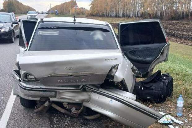 В Тамбовской области при столкновении "Daewoo Nexia" и ВАЗа пострадали четыре человека