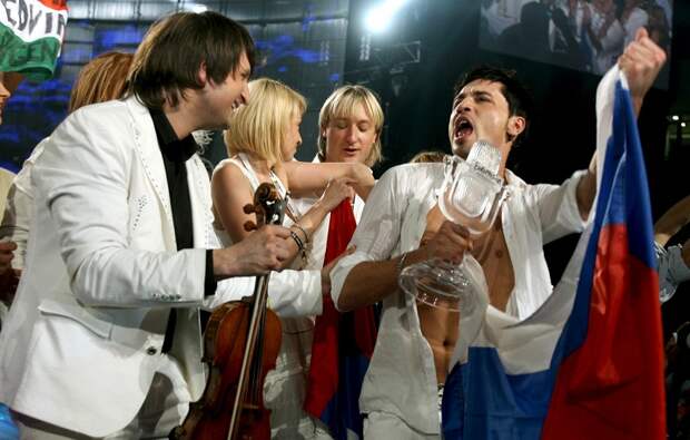В 2008 году Россия заняла первое место. Дима Билан исполнил песню Believe. В номере также участвовали фигурист Евгений Плющенко и скрипач Эдвин Мартон