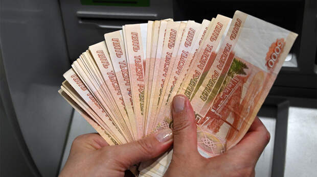 Банки могут не вернуть вклады россиянам деньгами: экономист объяснил, в чём дело