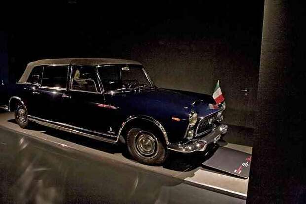 Музей авто истории в турине, италия. (трафик)