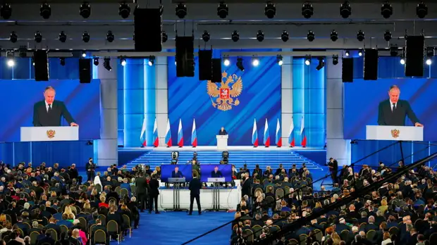 Путин заявил, что в период пандемии удалось избежать пустых полок