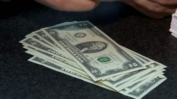 Курс доллара превысил 87 рублей