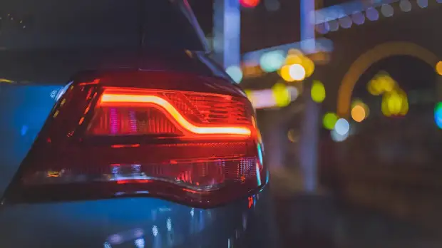 Столичным автомобилистам порекомендовали не менять зимнюю резину до 10 апреля