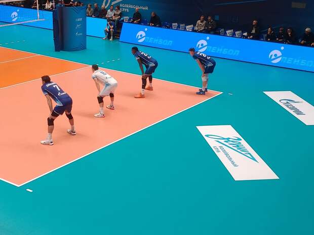 Волейбольный «Зенит» обыграл «Белогорье» и одержал 12-ю победу подряд