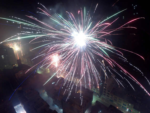 Огненная Обезьяна вступила в свои права: яркое празднование Китайского Нового года во всём мире