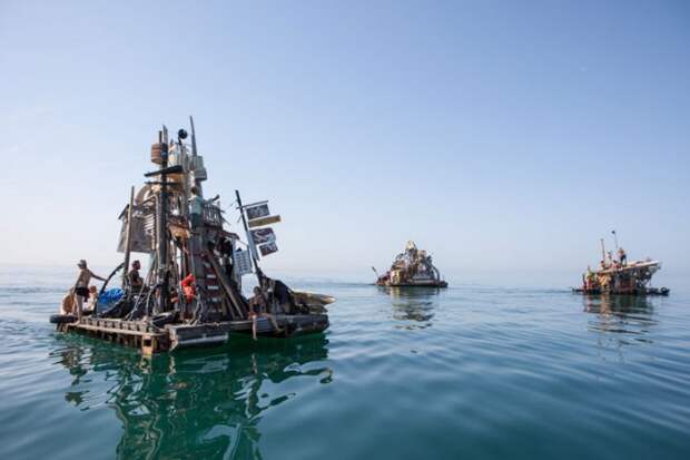 swimming-cities-of-serenissima-artnaz-com-1
