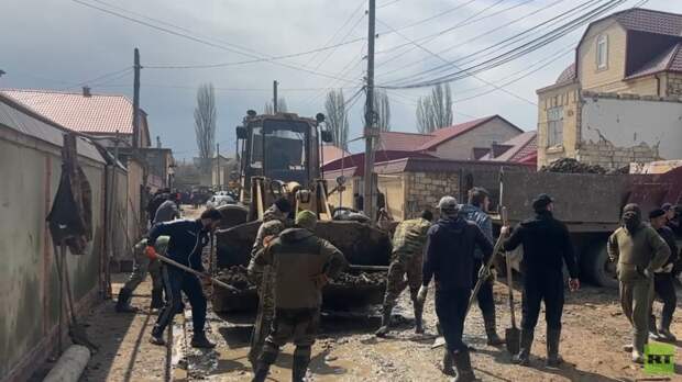 RT и Жасмин помогли женщине, которая осталась без дома в Дагестане после потопа