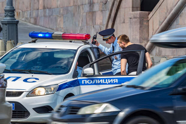 В Воронежской области водитель выстрелил инспектора ДПС после погони