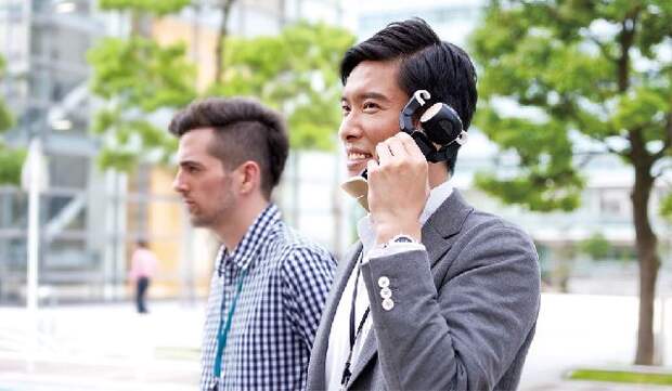 Японцы сконструировали первый человекоподобный смартфон