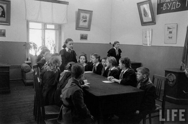 Фоторепортаж о жизни простых советских граждан в 1950-х