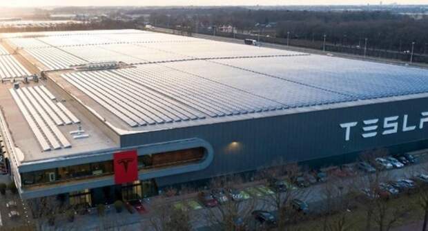 Tesla для немецкого автозавода не может набрать персонал