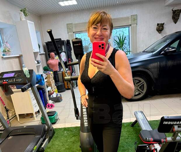 Позорники! Полторы тысячи! Вы получаете такие огромные деньги и сложились по